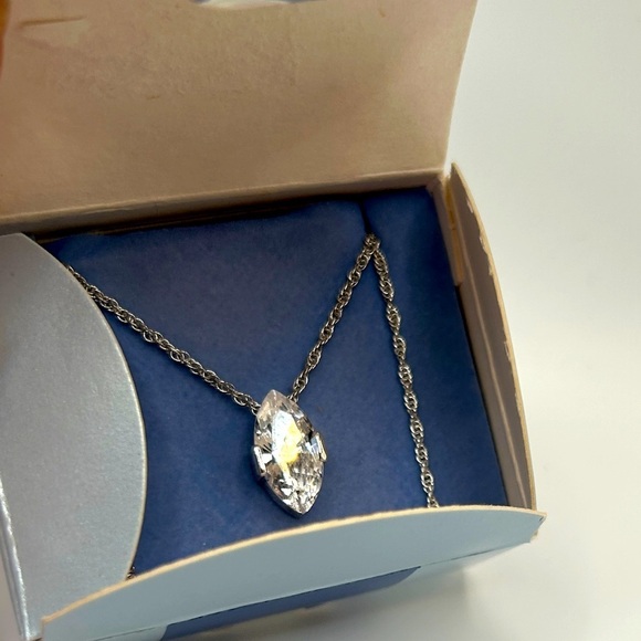 Vintage Avon CZ Marquise Silver Necklace Sparkling Pendant​​​ - Picture 6 of 12